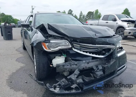 2014 Chrysler 300 из США, поврежденный, VIN 2C3CCAAG7EH175973